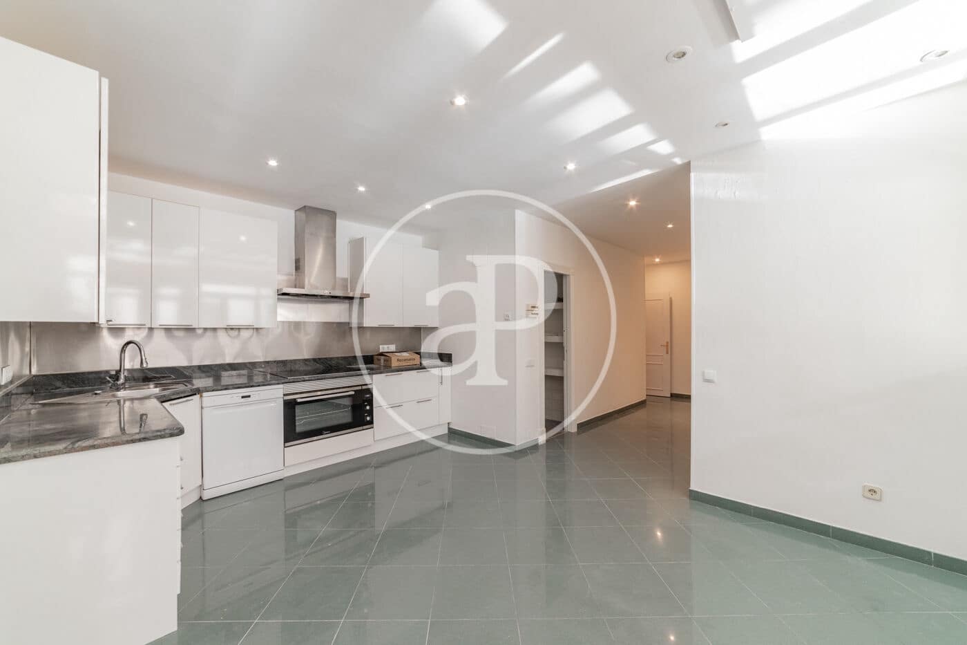 5 bedroom Apartment for rent in Madrid city - € 5,500 (Ref: 9091858)