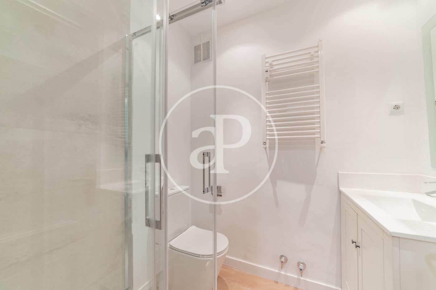 5 bedroom Apartment for rent in Madrid city - € 5,500 (Ref: 9091858)