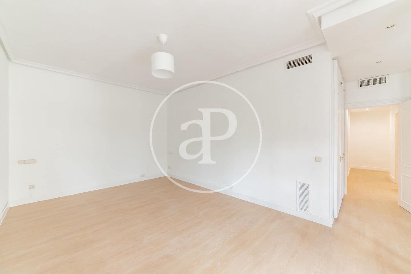 5 bedroom Apartment for rent in Madrid city - € 5,500 (Ref: 9091858)