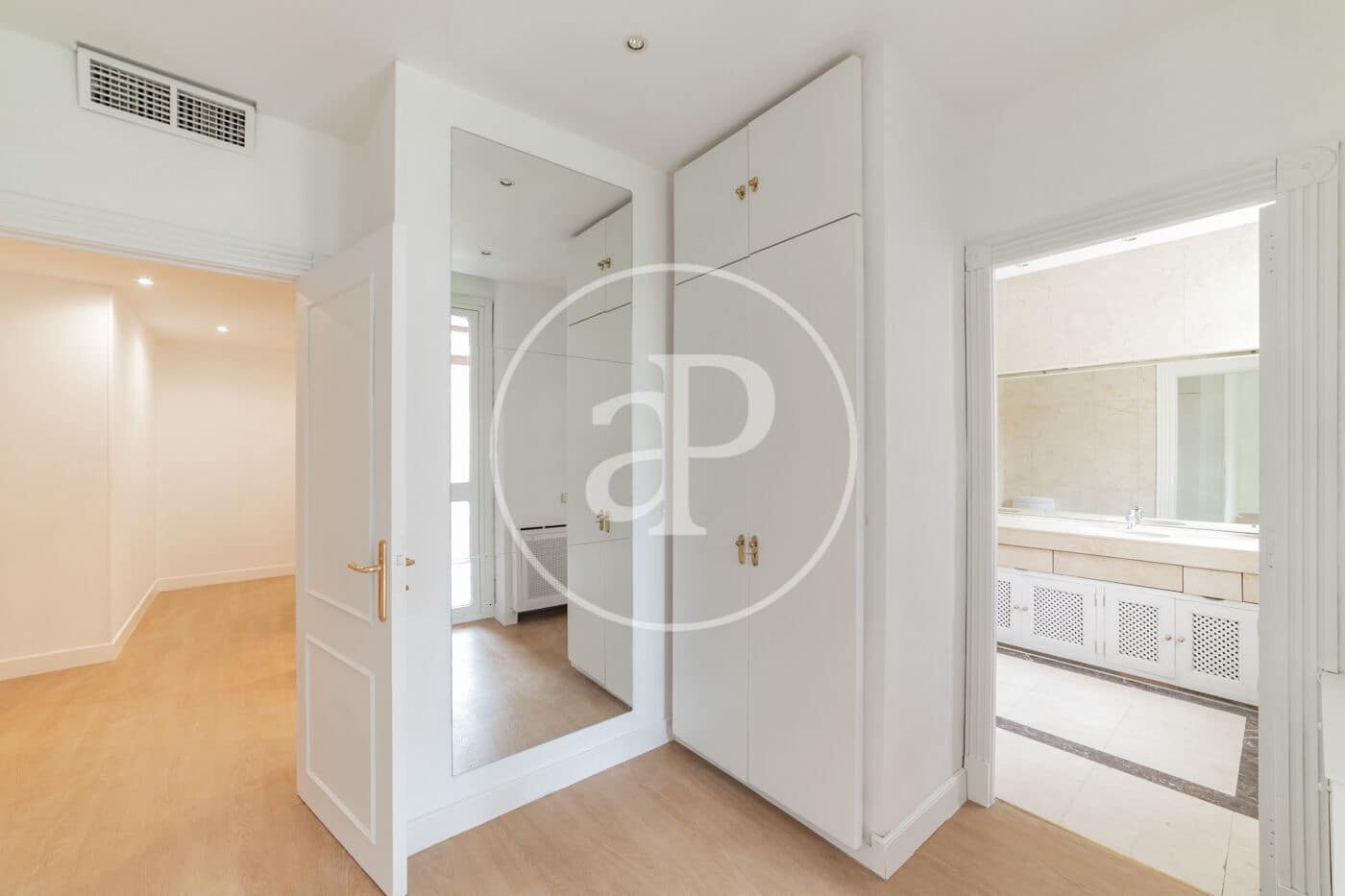 5 bedroom Apartment for rent in Madrid city - € 5,500 (Ref: 9091858)
