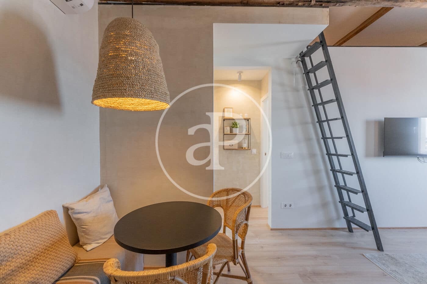 2 soveværelse Lejlighed til leje i Madrid by - € 1.800 (Ref: 9091861)
