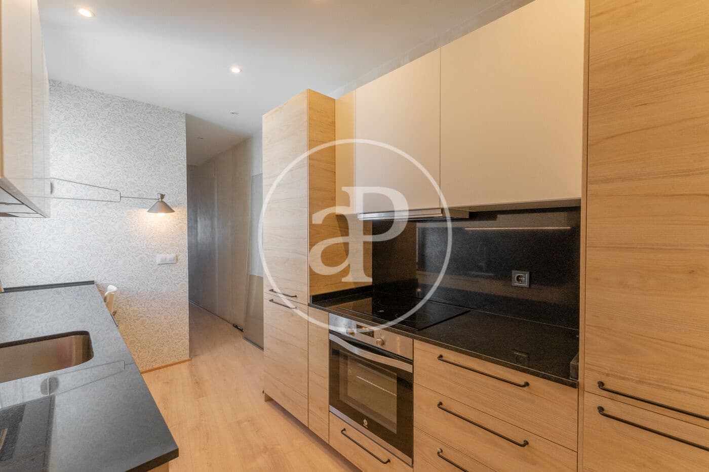 2 soveværelse Lejlighed til leje i Madrid by - € 1.800 (Ref: 9091861)