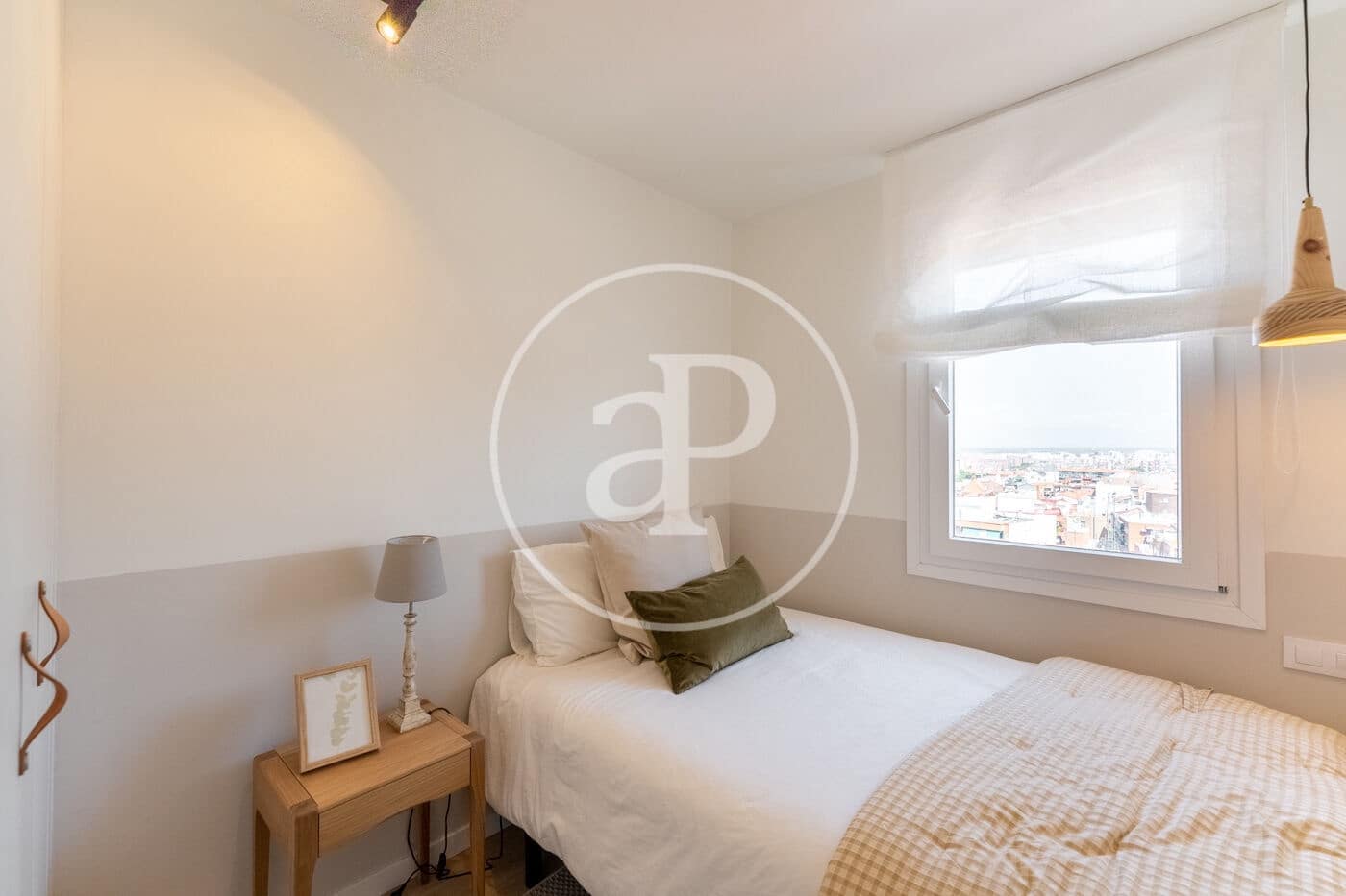 2 soveværelse Lejlighed til leje i Madrid by - € 1.800 (Ref: 9091861)