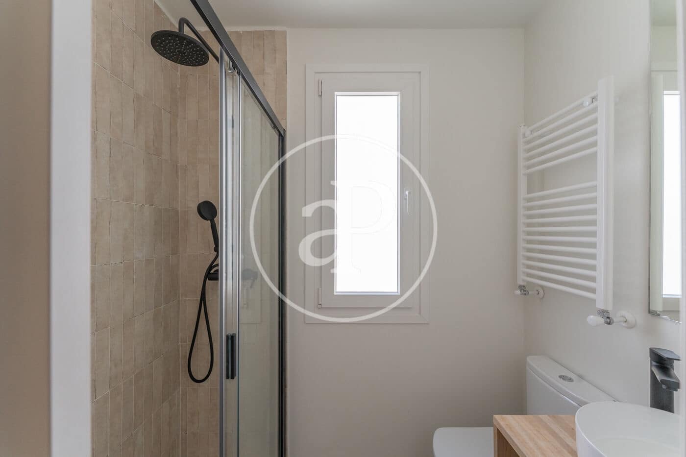 2 soveværelse Lejlighed til leje i Madrid by - € 1.800 (Ref: 9091861)