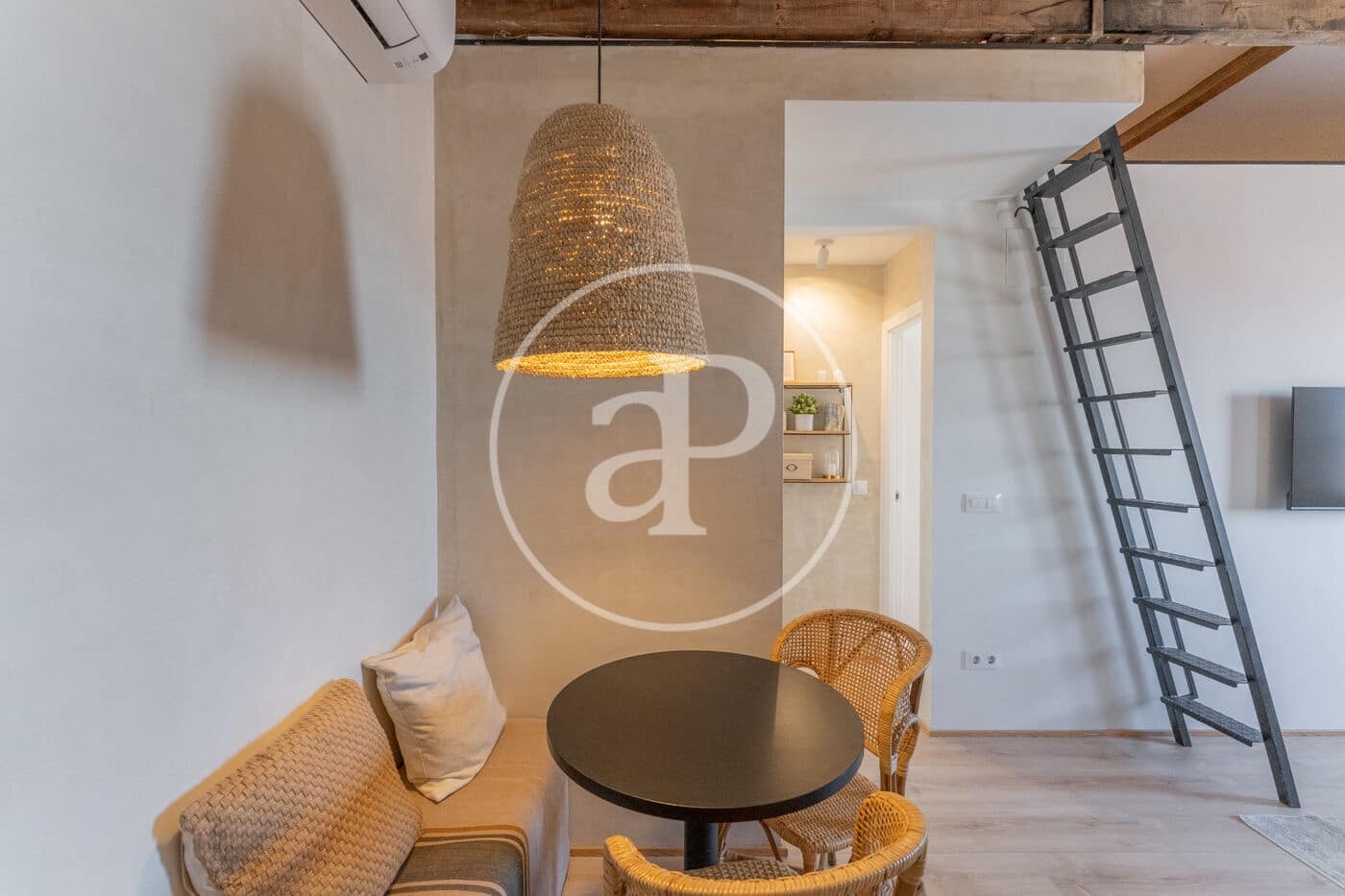 2 soveværelse Lejlighed til leje i Madrid by - € 1.800 (Ref: 9091861)
