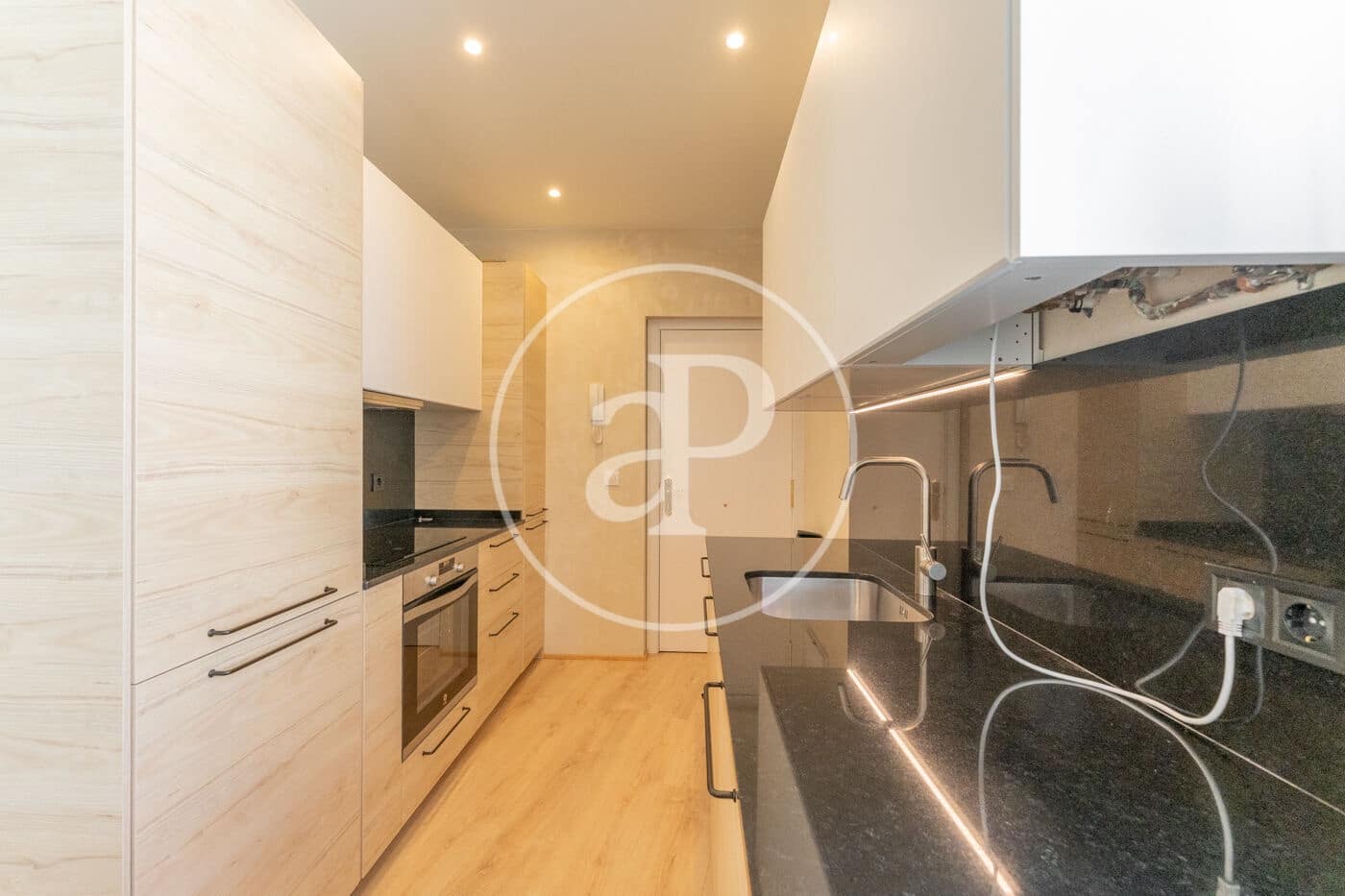 2 soveværelse Lejlighed til leje i Madrid by - € 1.800 (Ref: 9091861)