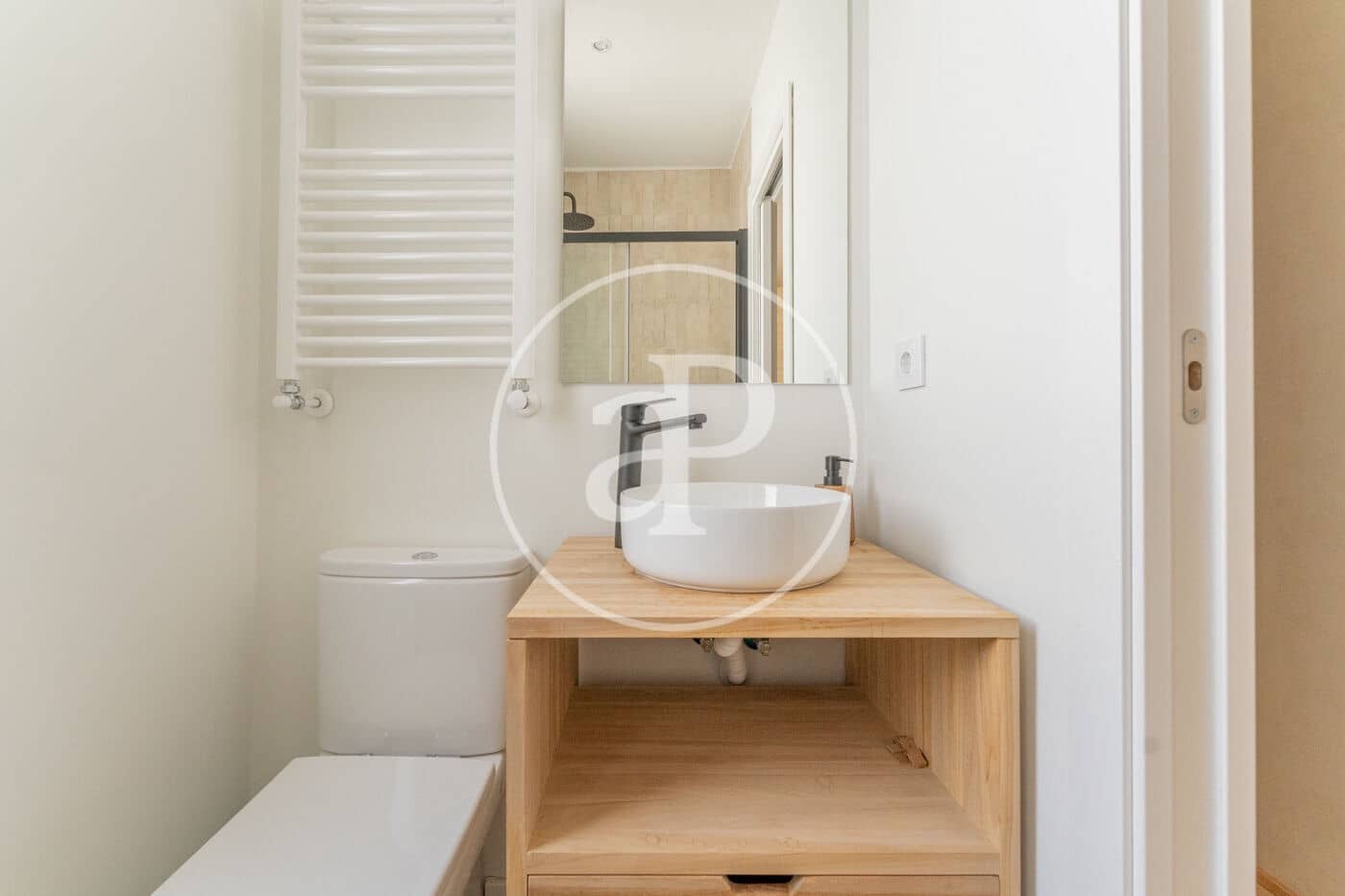 2 soveværelse Lejlighed til leje i Madrid by - € 1.800 (Ref: 9091861)