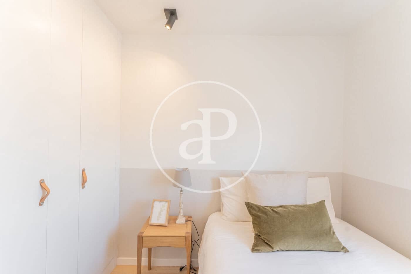 2 soveværelse Lejlighed til leje i Madrid by - € 1.800 (Ref: 9091861)