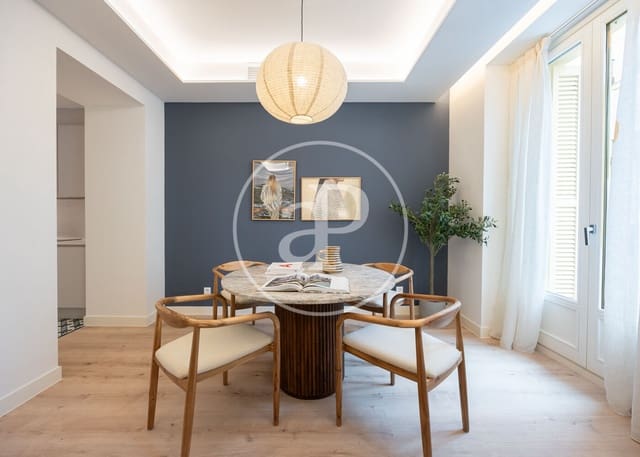 2 soveværelse Lejlighed til leje i Embajadores, Madrid by - € 3.000 (Ref: 9091863)