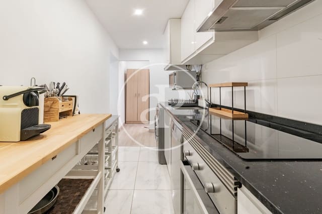 2 soverom Leilighet til leie i Universidad, Madrid by - € 2 000 (Ref: 9095485)