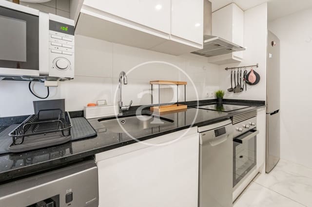 2 soverom Leilighet til leie i Universidad, Madrid by - € 2 000 (Ref: 9095485)