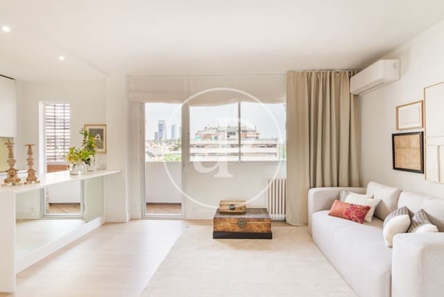1 soveværelse Lejlighed til salg i Nueva España, Madrid by med swimmingpool - € 690.000 (Ref: 9095487)