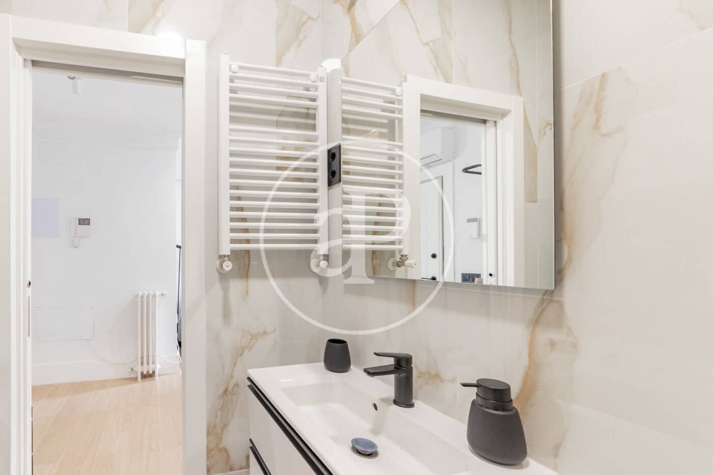 2 soveværelse Lejlighed til leje i Madrid by - € 2.500 (Ref: 9100936)