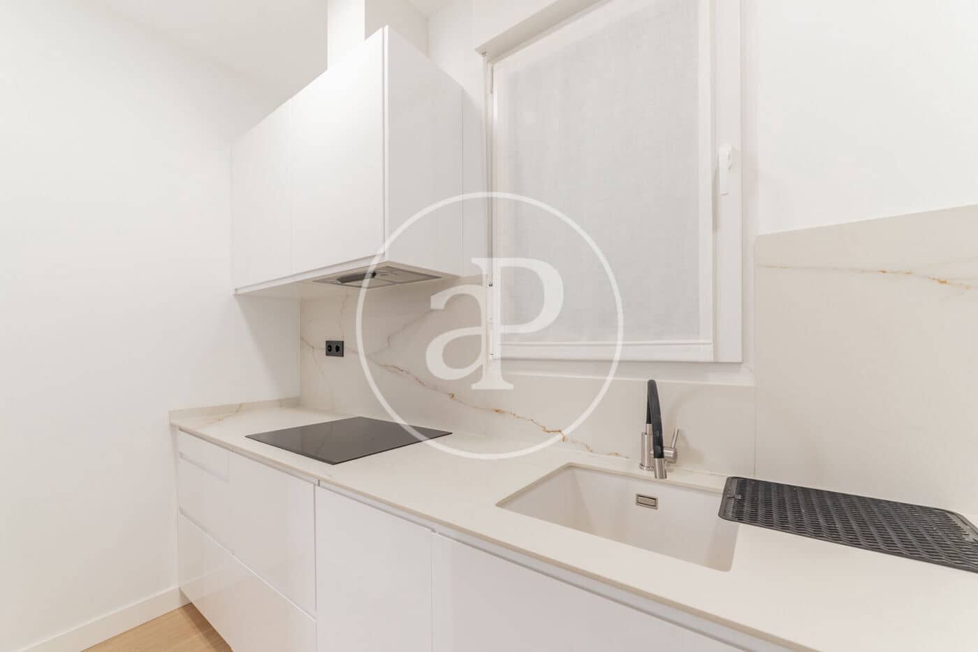 2 soveværelse Lejlighed til leje i Madrid by - € 2.500 (Ref: 9100936)