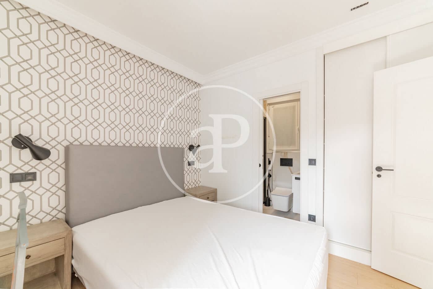 2 soveværelse Lejlighed til leje i Madrid by - € 2.500 (Ref: 9100936)