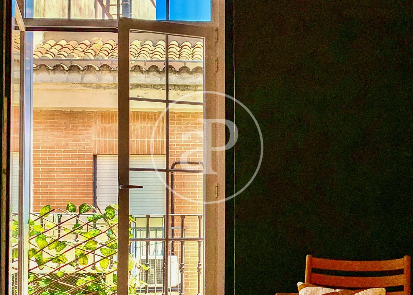 1 slaapkamer Appartement te huur in Madrid stad - € 2.000 (Ref: 9100937)