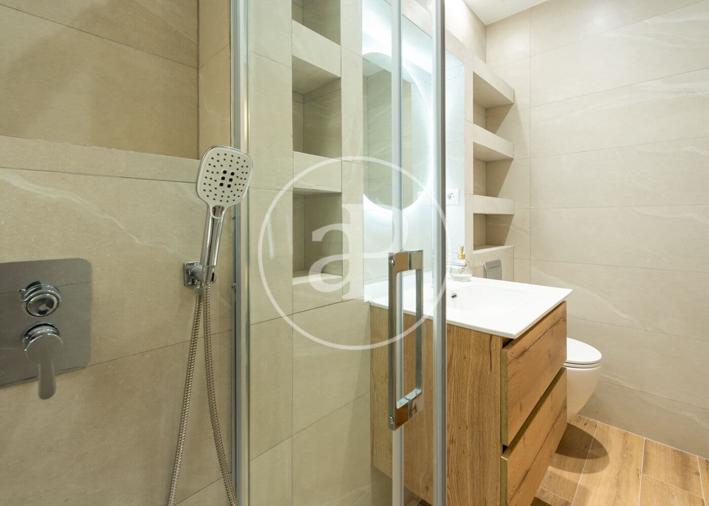 2 soveværelse Lejlighed til leje i Madrid by - € 2.800 (Ref: 9104864)