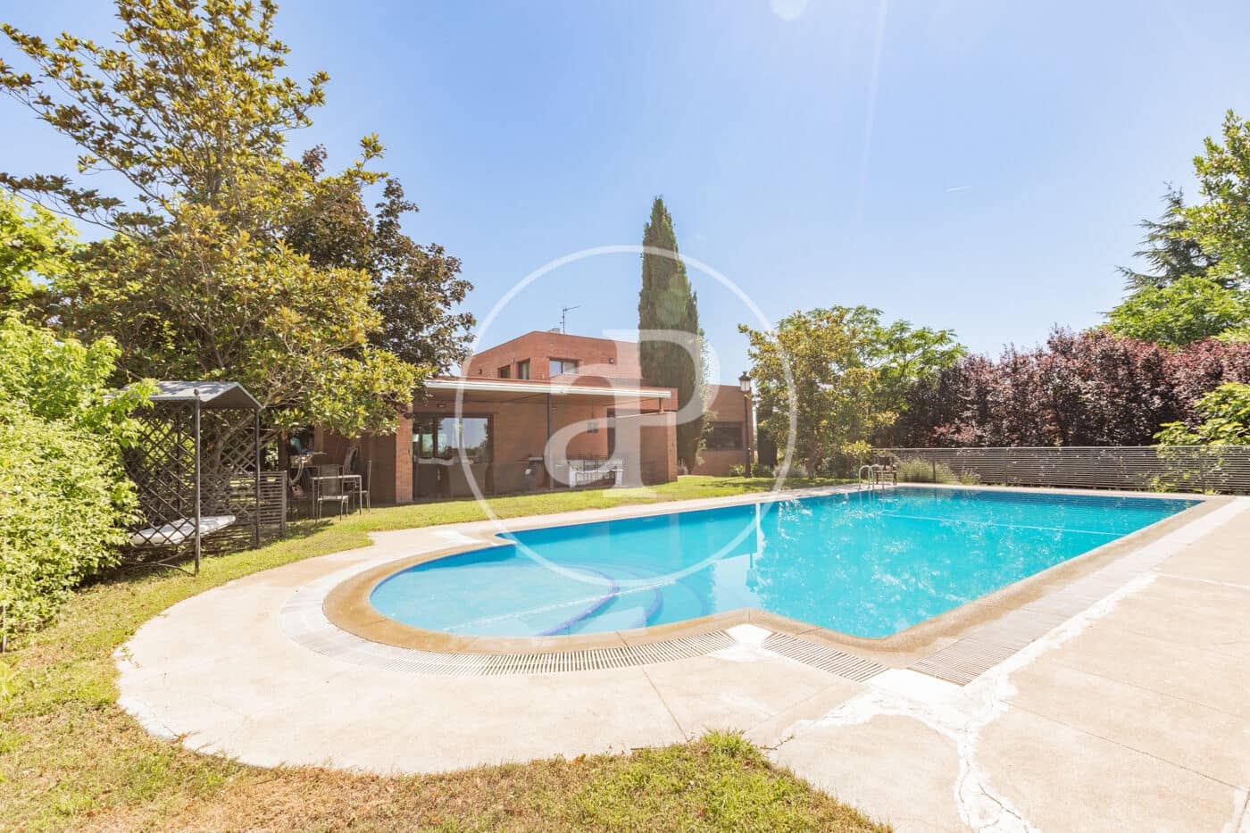 5 soveværelse Villa til salg i San Sebastian de los Reyes med swimmingpool - € 1.950.000 (Ref: 9104865)