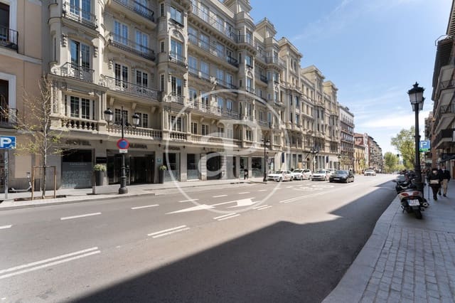 4 Zimmer Apartment zu verkaufen in Cortes, Madrid Stadt - 1.795.000 € (Ref: 9104869)