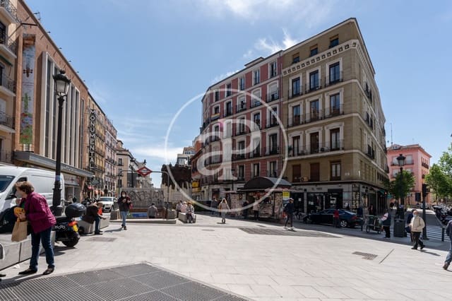 4 Zimmer Apartment zu verkaufen in Cortes, Madrid Stadt - 1.795.000 € (Ref: 9104869)