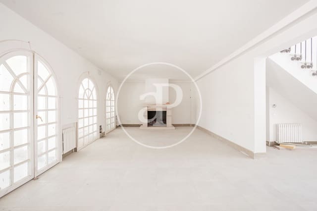 5 bedroom Villa for sale in Las Rozas de Madrid with pool - € 2,200,000 (Ref: 9106713)