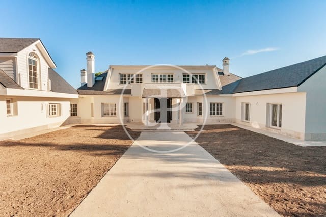 5 bedroom Villa for sale in Las Rozas de Madrid with pool - € 2,200,000 (Ref: 9106713)