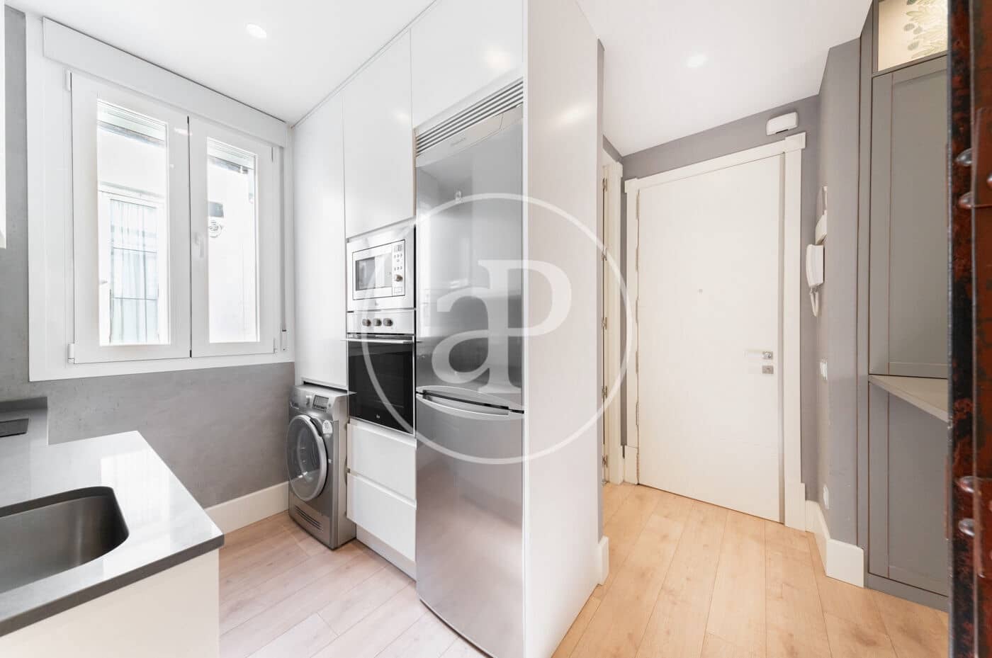 2 quarto Apartamento para arrendar em Madrid cidade - 1 800 € (Ref: 9106715)