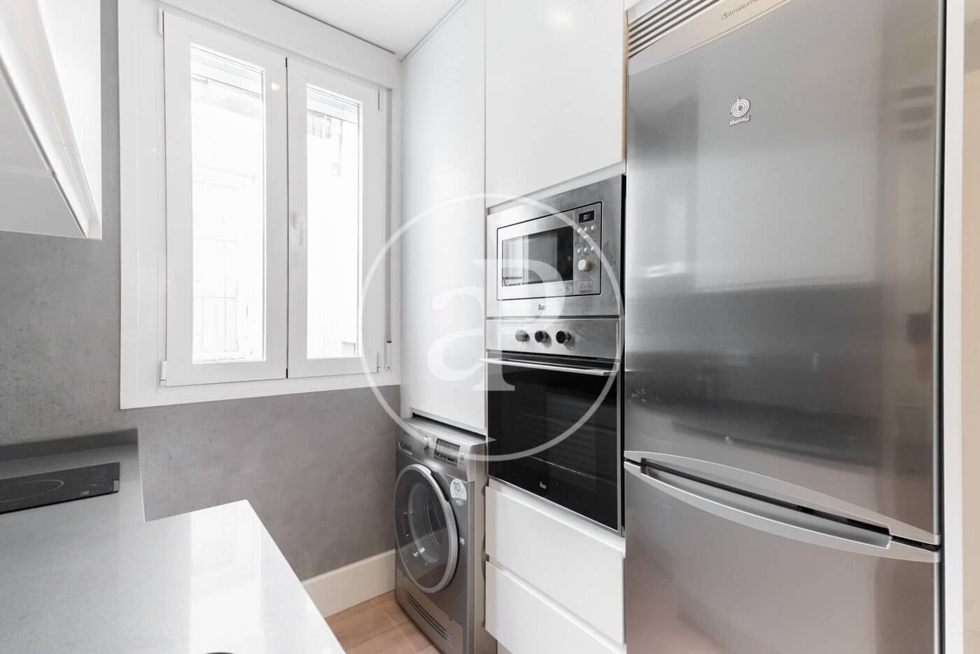 2 quarto Apartamento para arrendar em Madrid cidade - 1 800 € (Ref: 9106715)