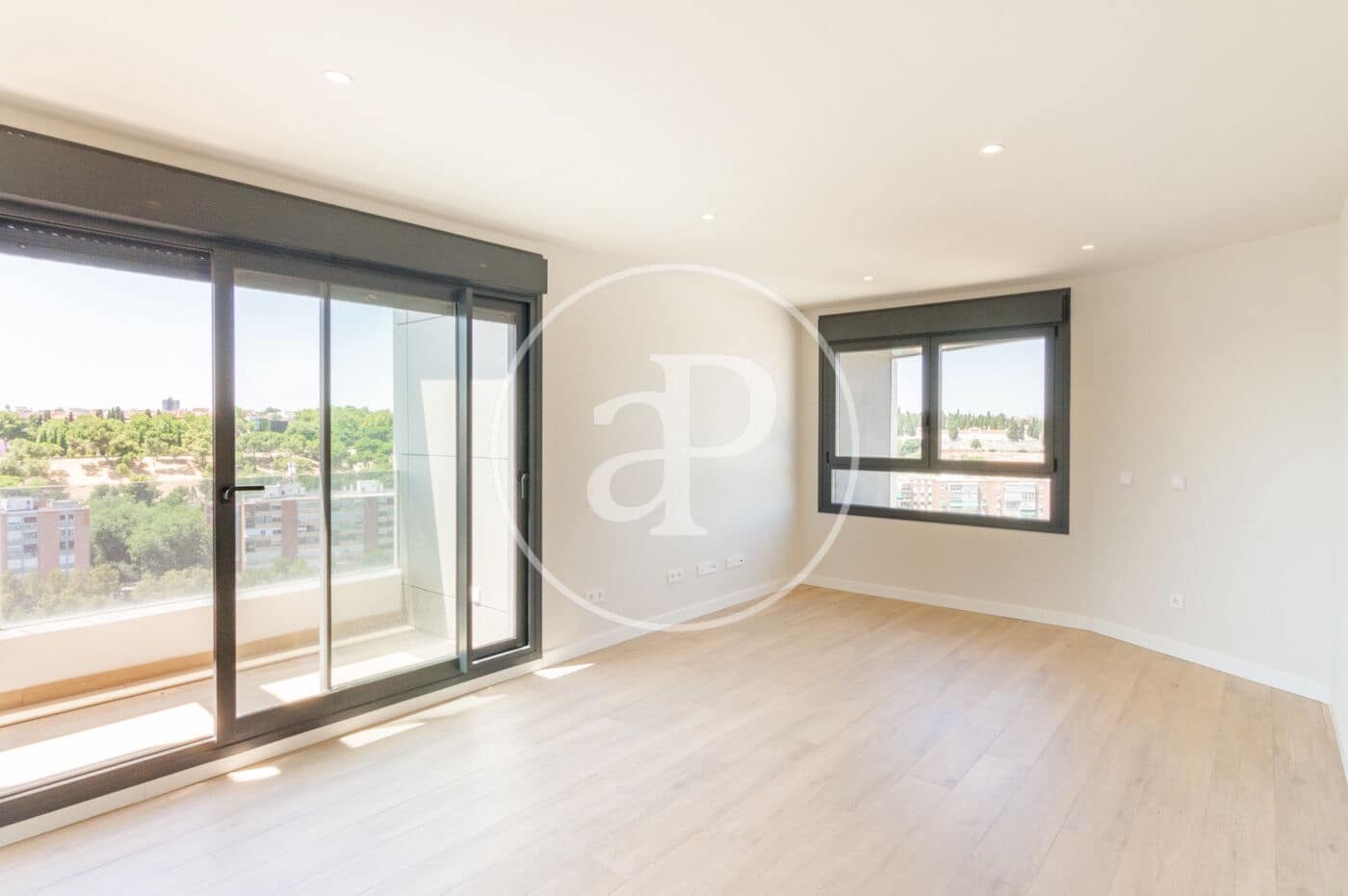 Appartement de 3 chambres à louer à Madrid ville avec piscine - 2 670 € (Ref: 9110573)