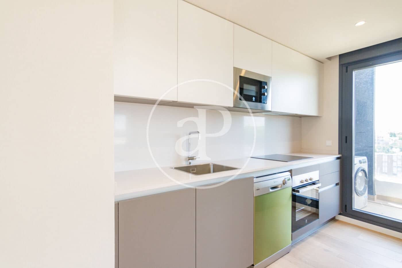 Appartement de 3 chambres à louer à Madrid ville avec piscine - 2 670 € (Ref: 9110573)