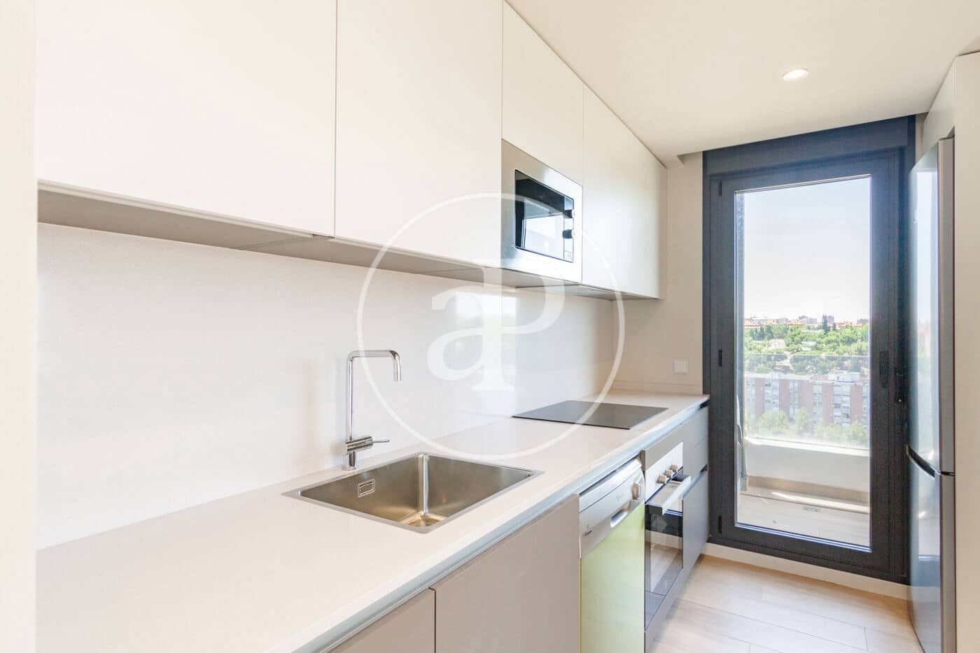 Appartement de 3 chambres à louer à Madrid ville avec piscine - 2 670 € (Ref: 9110573)