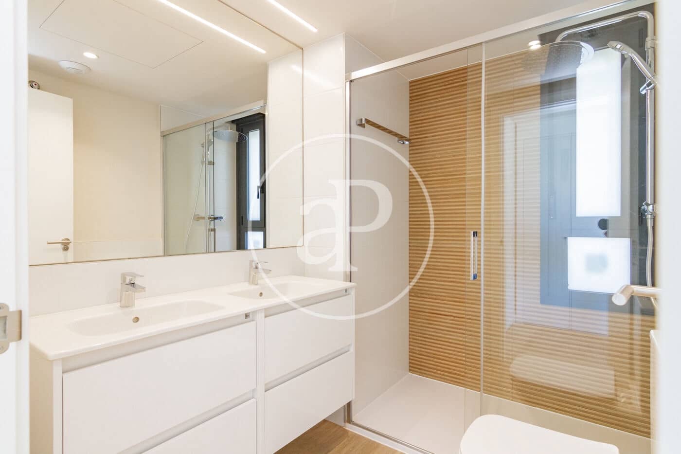 Appartement de 3 chambres à louer à Madrid ville avec piscine - 2 670 € (Ref: 9110573)