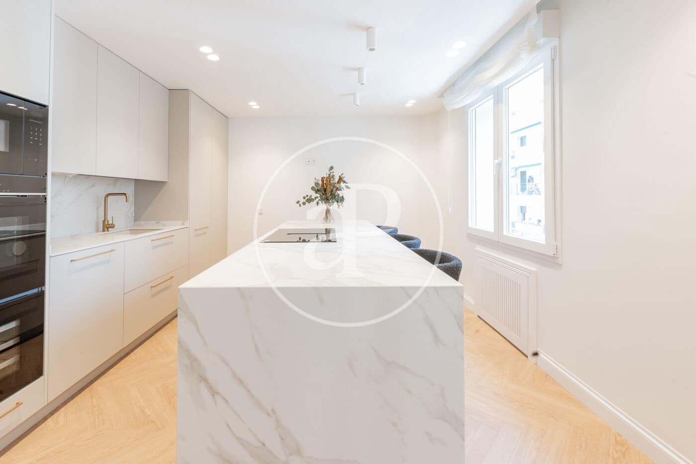 4 soveværelse Lejlighed til salg i Madrid by - € 2.250.000 (Ref: 9110581)