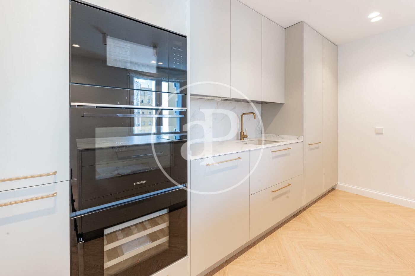 4 soveværelse Lejlighed til salg i Madrid by - € 2.250.000 (Ref: 9110581)