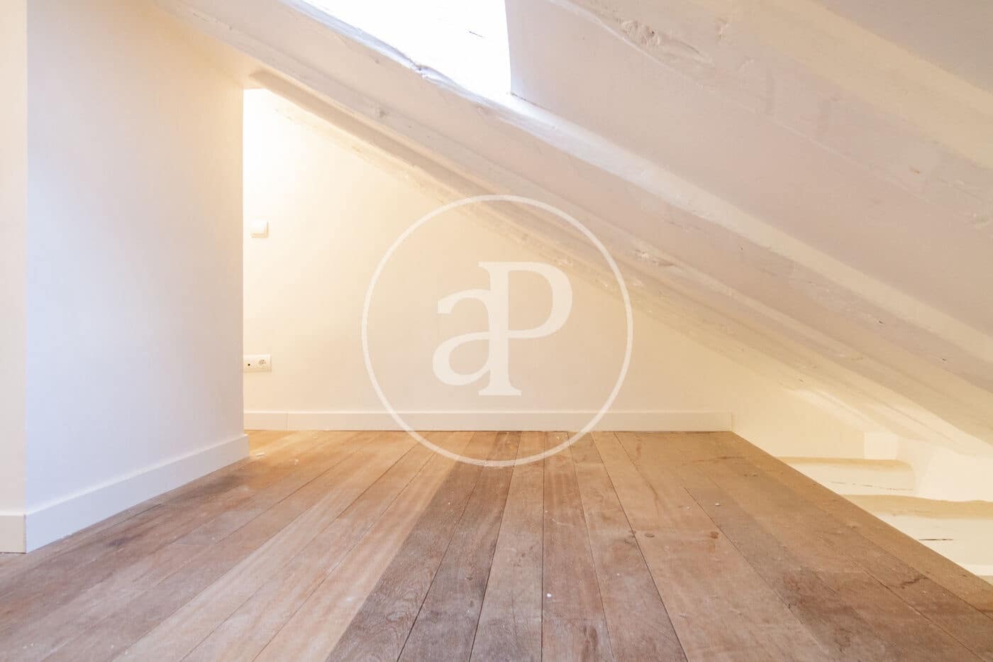 1 makuuhuone Huoneisto vuokrattavana paikassa Madrid kaupunki - 1 800 € (Ref: 9112571)