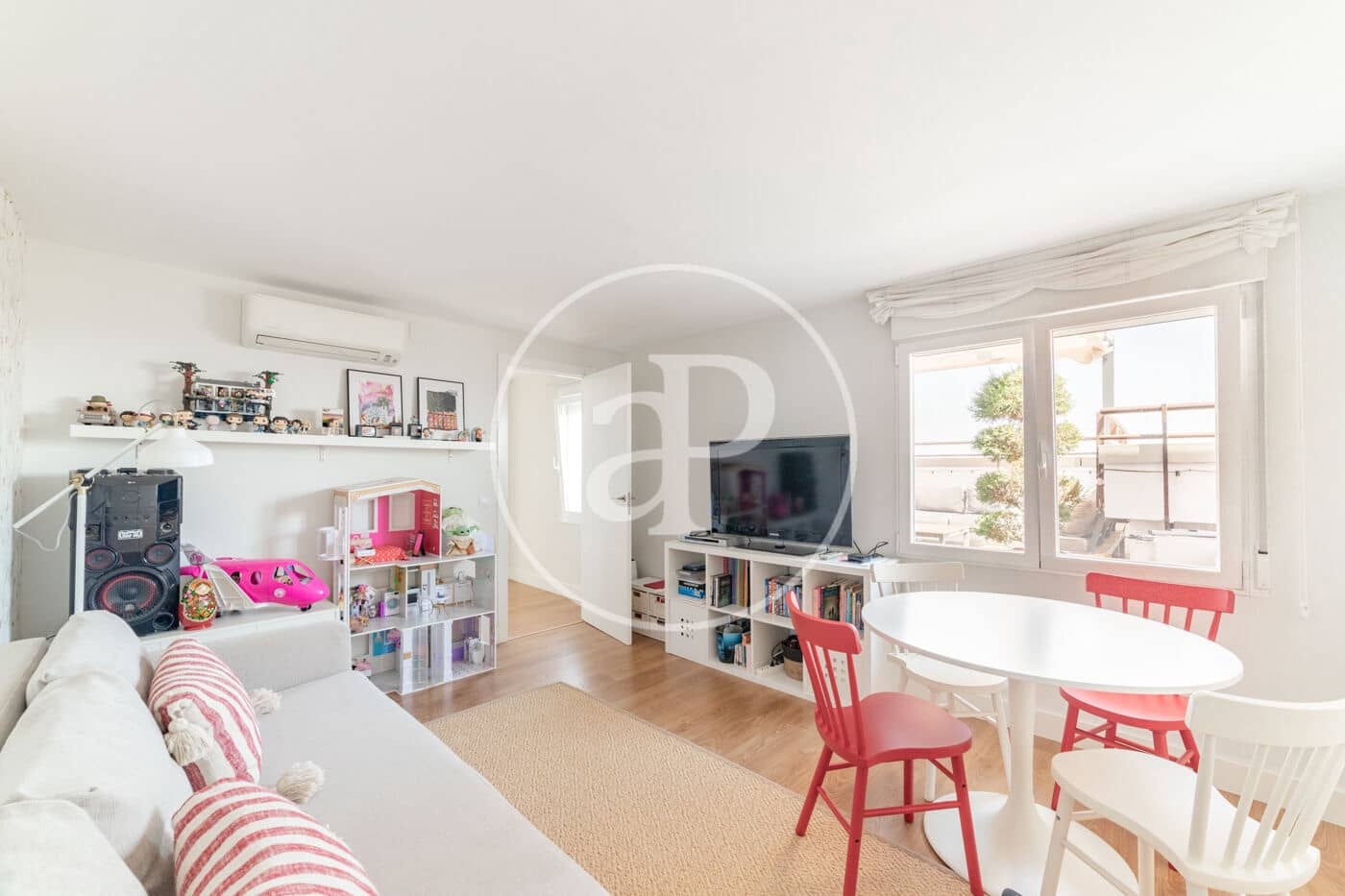 4 soveværelse Penthouse til salg i Madrid by med swimmingpool - € 1.895.000 (Ref: 9112573)