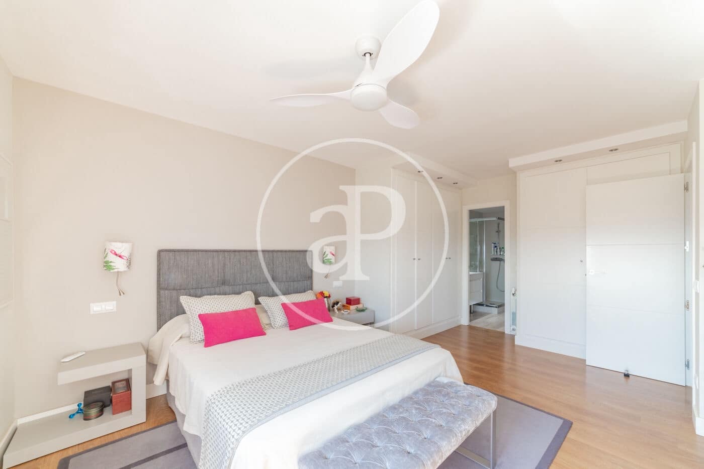 4 soveværelse Penthouse til salg i Madrid by med swimmingpool - € 1.895.000 (Ref: 9112573)