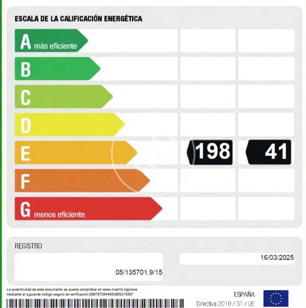 4 soveværelse Penthouse til salg i Madrid by med swimmingpool - € 1.895.000 (Ref: 9112573)