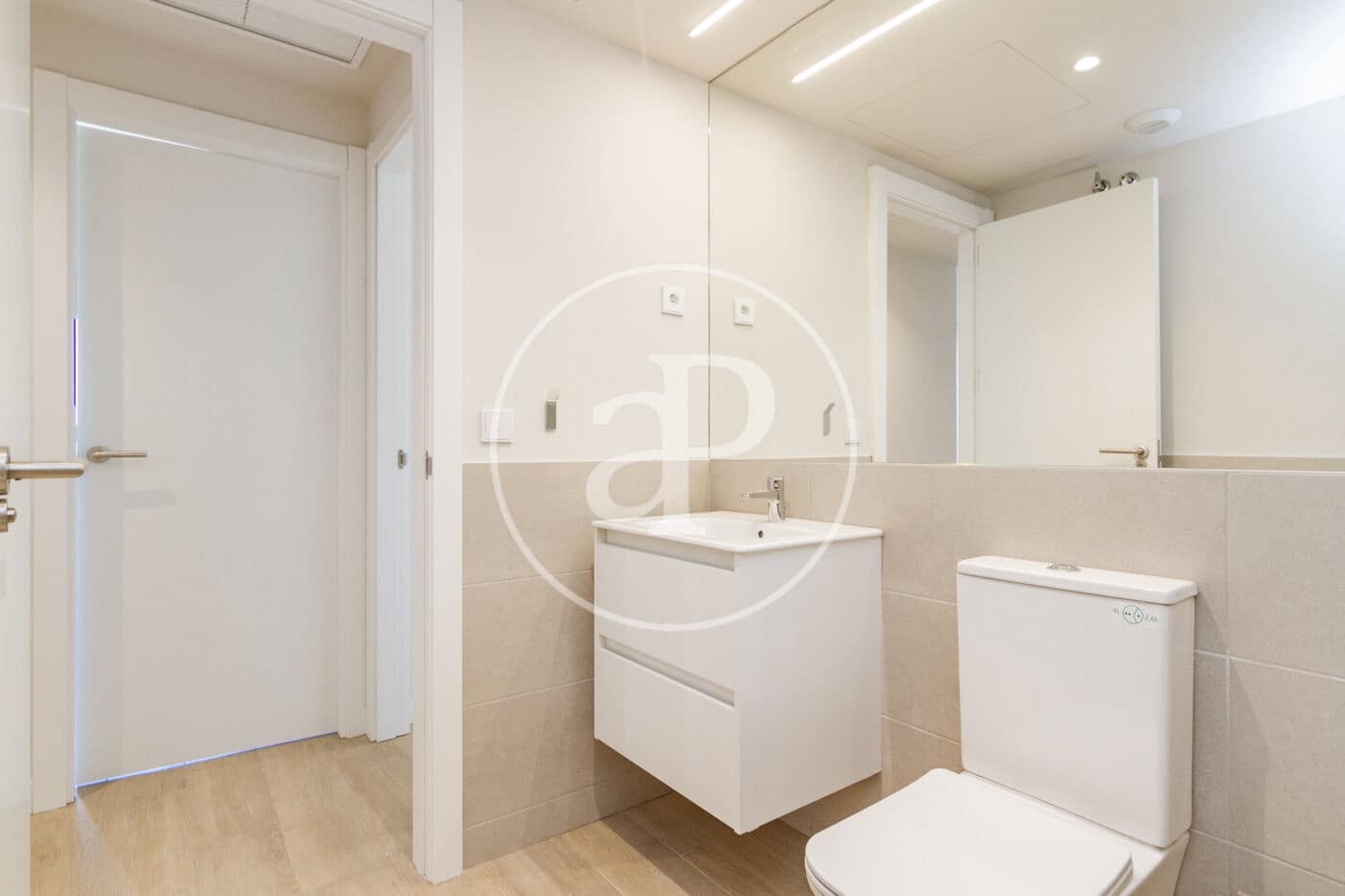 2 soveværelse Lejlighed til leje i Madrid by med swimmingpool - € 2.070 (Ref: 9112576)