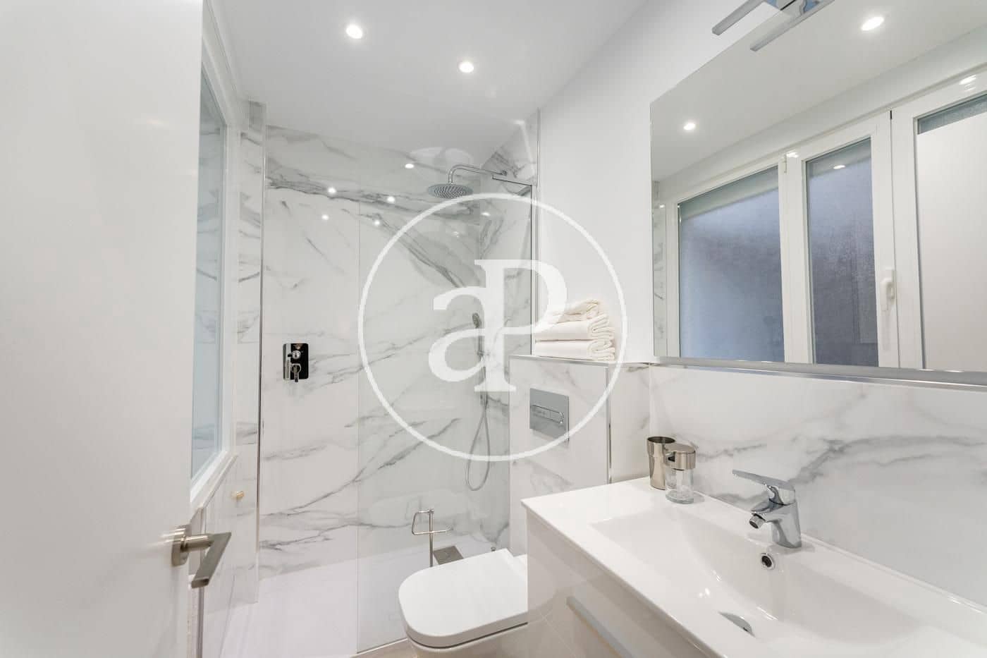 2 soveværelse Lejlighed til salg i Madrid by - € 850.000 (Ref: 9114375)