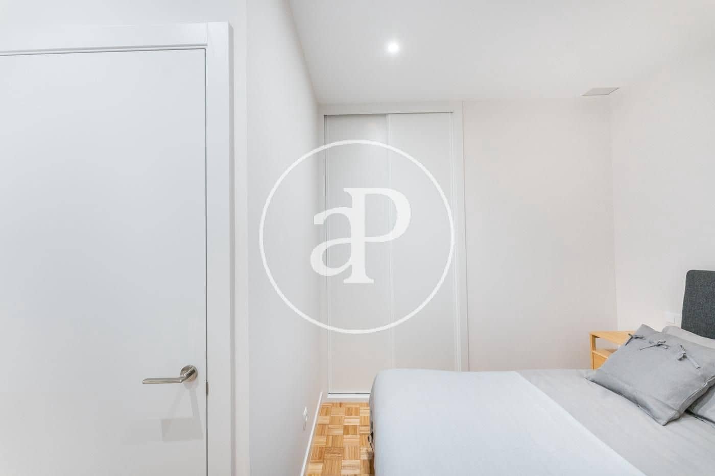 2 soveværelse Lejlighed til salg i Madrid by - € 850.000 (Ref: 9114375)