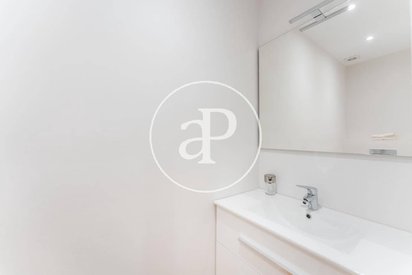 2 soveværelse Lejlighed til salg i Madrid by - € 850.000 (Ref: 9114375)