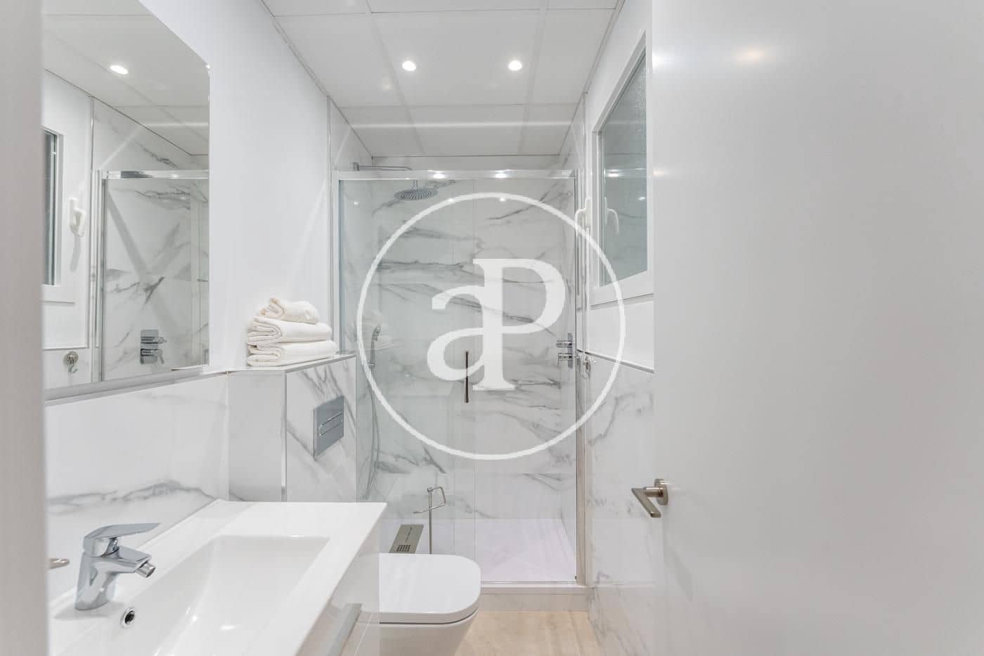 2 soveværelse Lejlighed til salg i Madrid by - € 850.000 (Ref: 9114375)