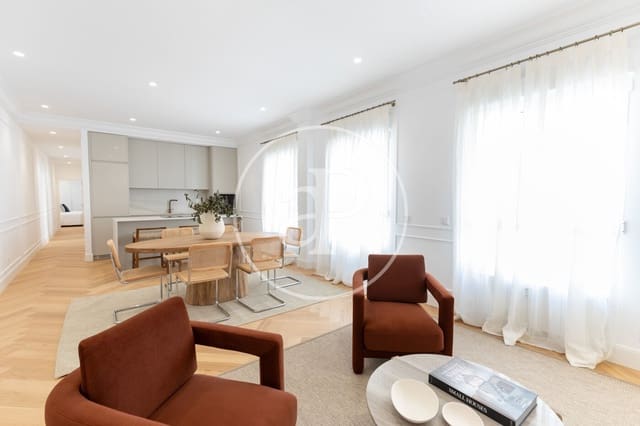 3 soveværelse Lejlighed til leje i Almagro, Madrid by - € 4.500 (Ref: 9116346)