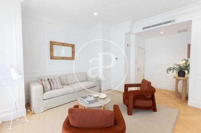 3 soveværelse Lejlighed til leje i Almagro, Madrid by - € 4.500 (Ref: 9116346)