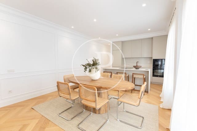 3 soveværelse Lejlighed til leje i Almagro, Madrid by - € 4.500 (Ref: 9116346)