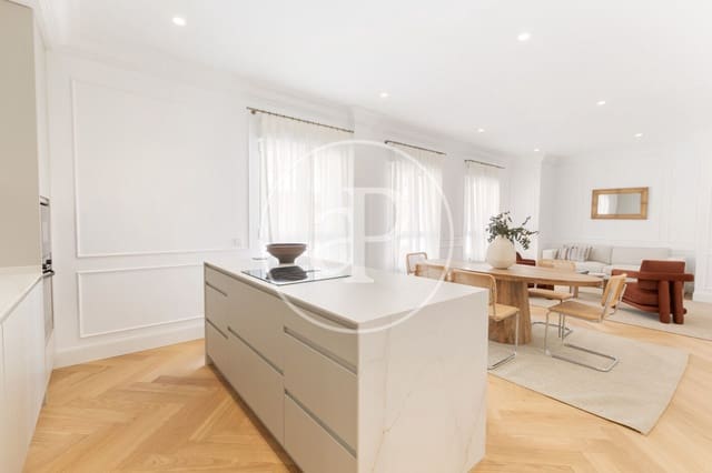 3 soveværelse Lejlighed til leje i Almagro, Madrid by - € 4.500 (Ref: 9116346)