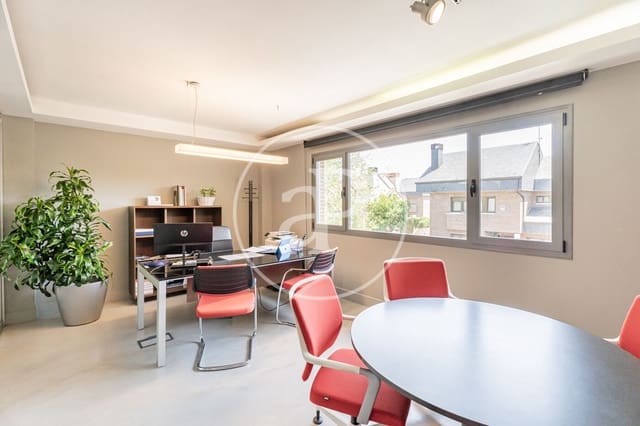 5 sypialnia Willa na sprzedaż w Aravaca, Miasto Madryt - 1 300 000 € (Ref: 9116347)