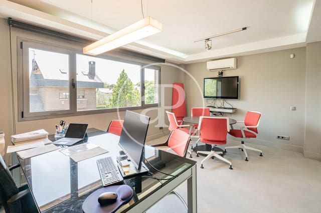 5 sypialnia Willa na sprzedaż w Aravaca, Miasto Madryt - 1 300 000 € (Ref: 9116347)