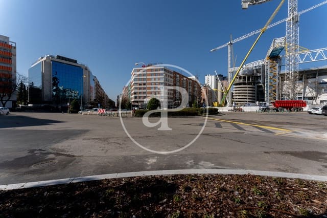 1 quarto Apartamento para arrendar em Hispanoamérica, Madrid cidade com piscina - 1 850 € (Ref: 9118968)